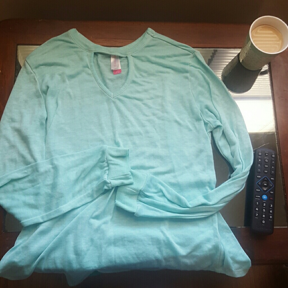 Pretty blue top